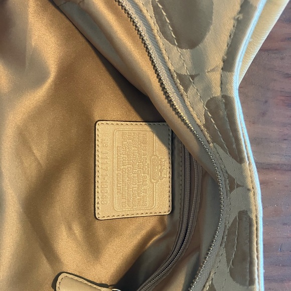 Coach Madison OP ART SATEEN MAGGIE SHOULDER BAG Beige Signature Shoulder Bag - Picture 5 of 6